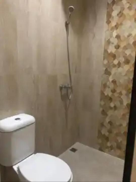 סוראבאיה Phoenix Guest House מראה חיצוני תמונה